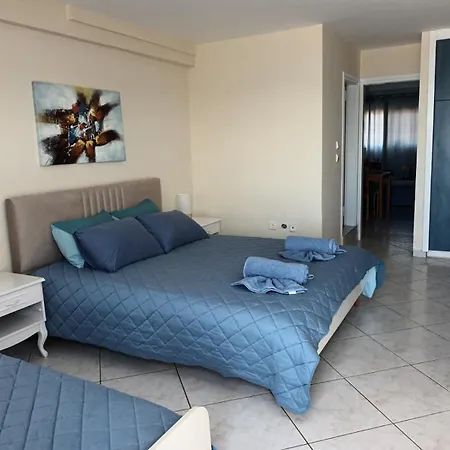 Apartament Beachfront Jordan Flogita
